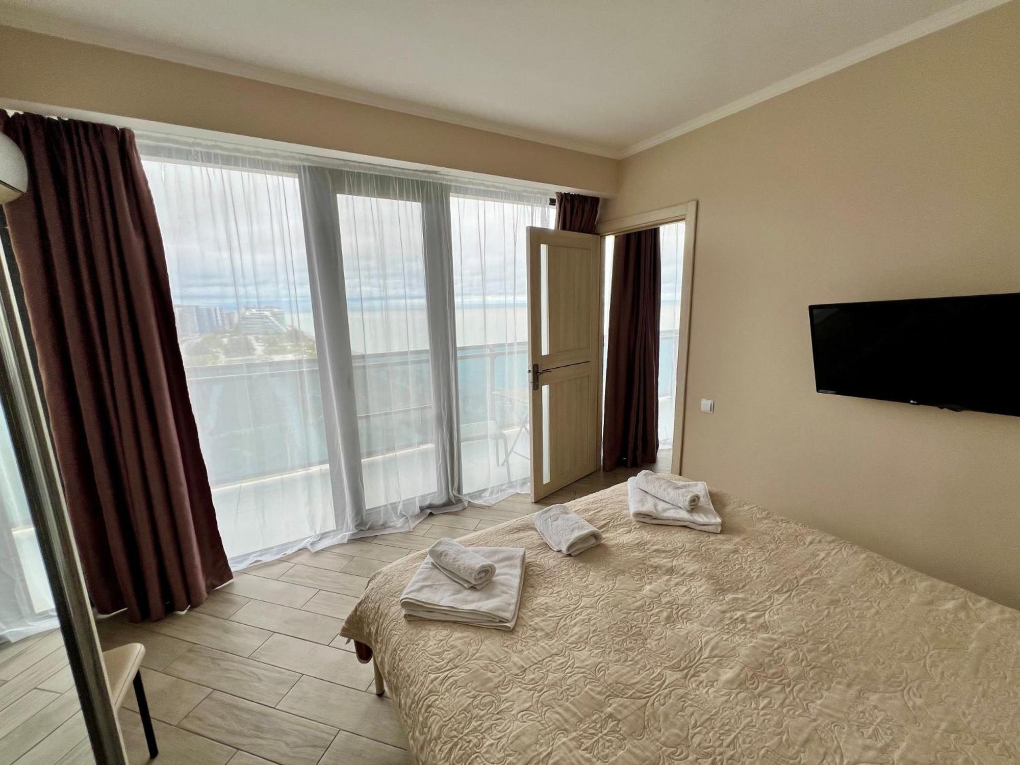 Orbi Beach Tower Batumi Exterior foto